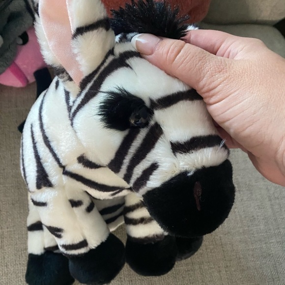 WILD REPUBLIC 2009 Sitting 12” Zebra Plush - Picture 3 of 9
